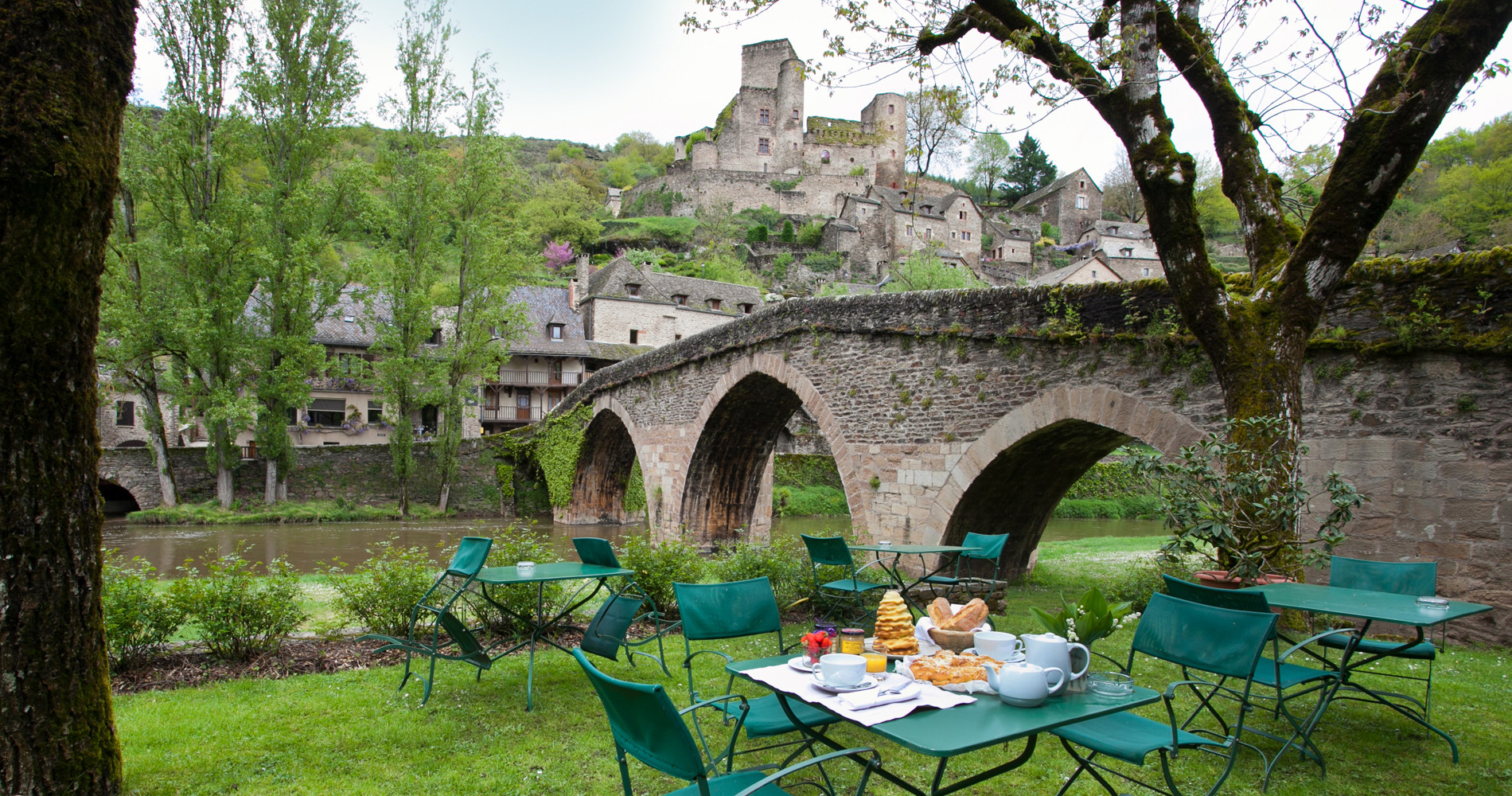 Hotel du Vieux Pont, 3 stars, Belcastel, Aveyron, France