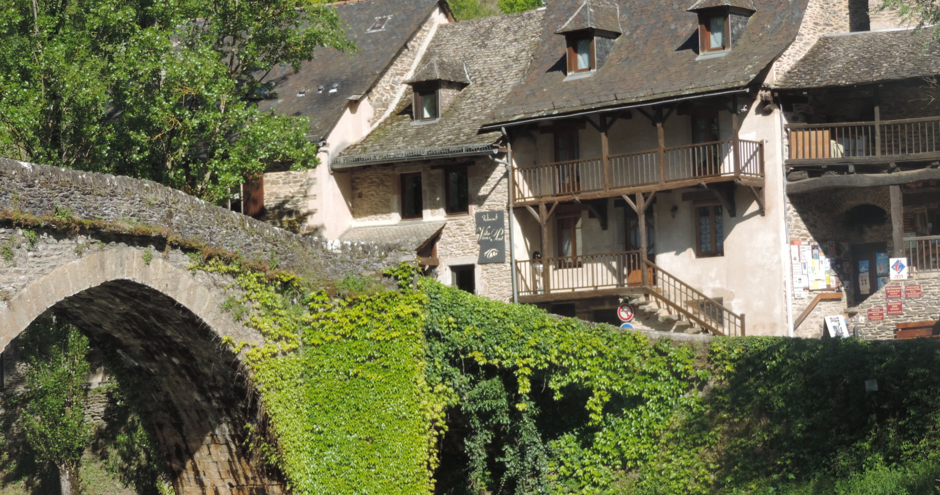 Hotel Restaurant Le Pont D Or Aveyron Hotel Restaurant Le Pont D Or Aveyron
