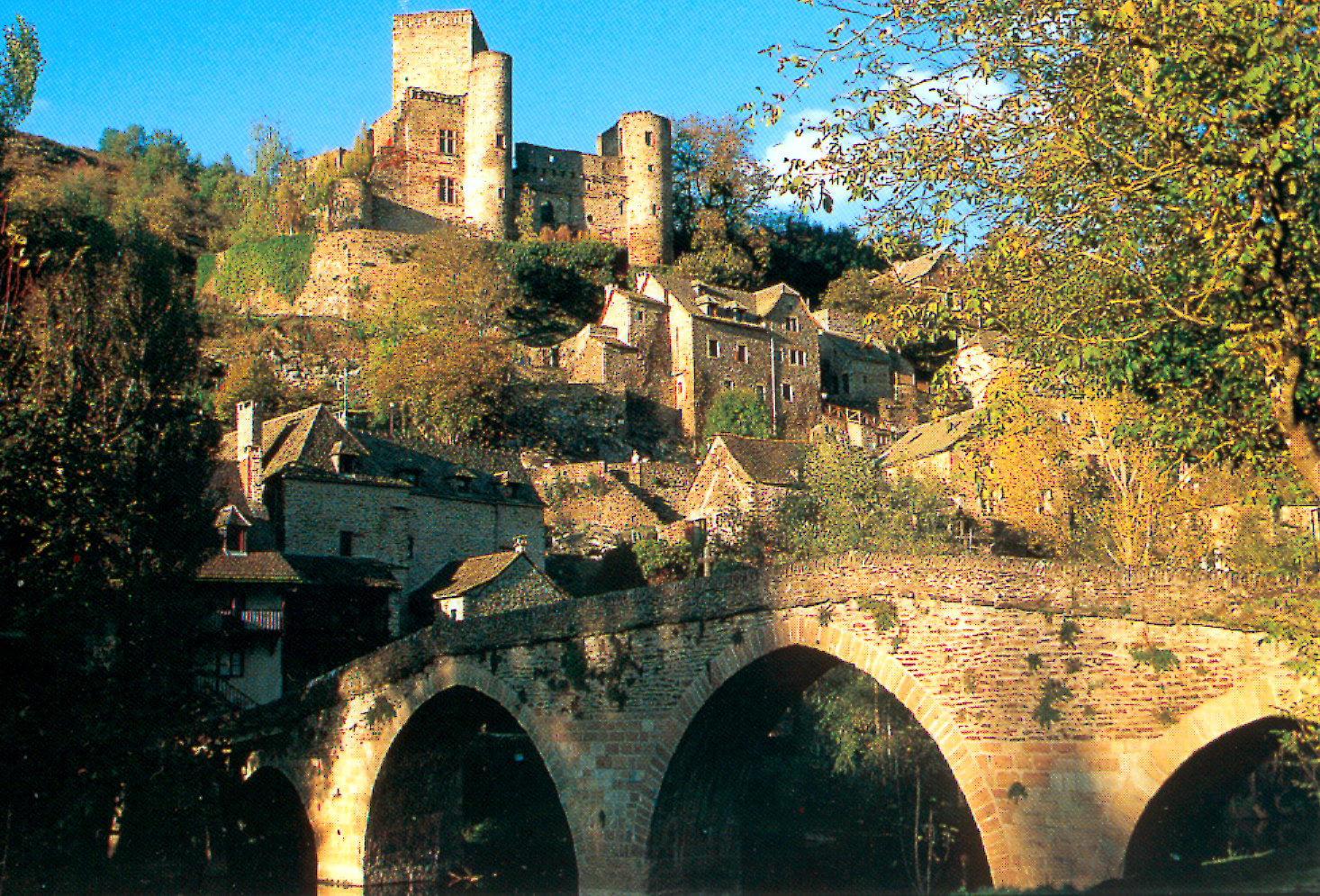 restaurant gastronomique aveyron vieux pont belcastel