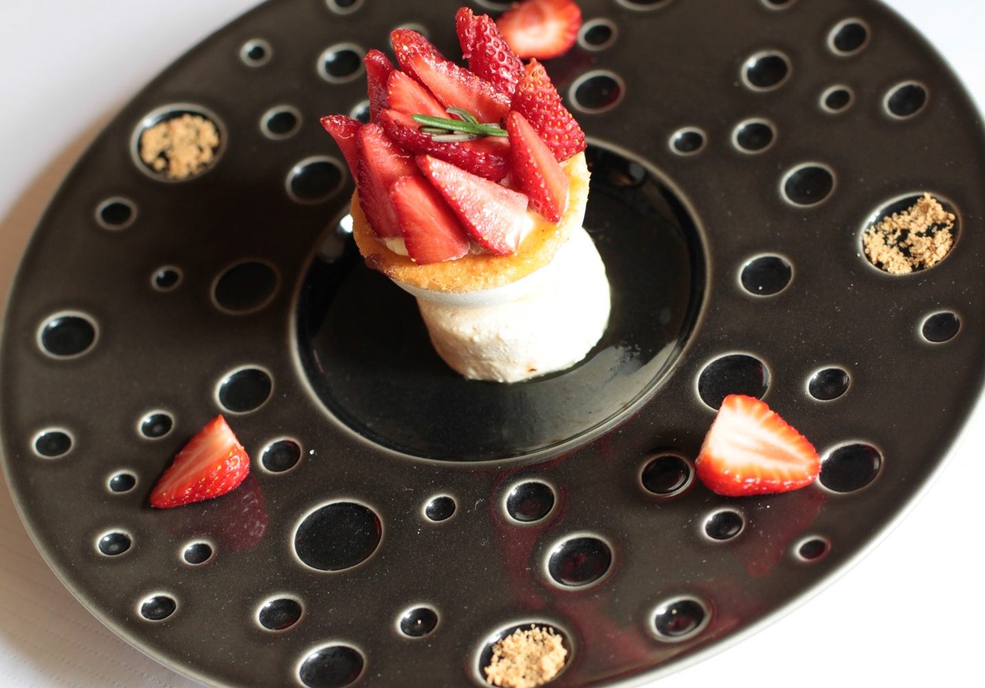 panier de fraises, parfait gâteau à la broche